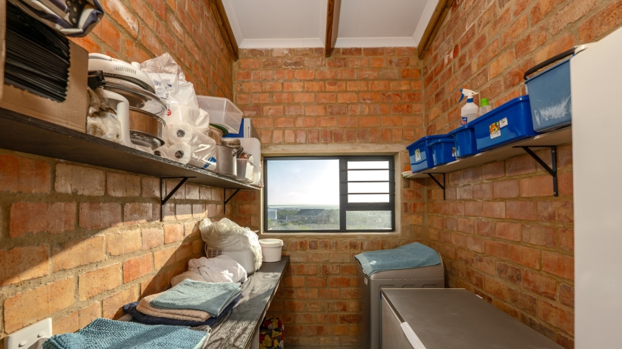 2 Bedroom Property for Sale in Struisbaai Western Cape